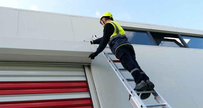 Three-section ladder: purpose and use