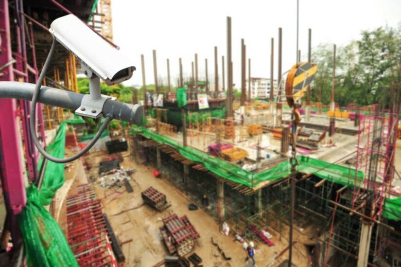 A view of construction scaffolding through a 360° lens